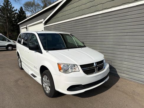 Used 2016 Dodge Grand Caravan SE w/ Quick Order Package 29E SE image 17
