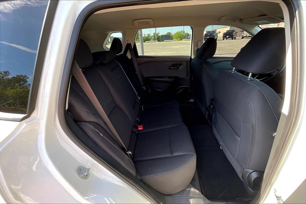 Used 2023 Nissan Rogue S AWD/4WD image 24