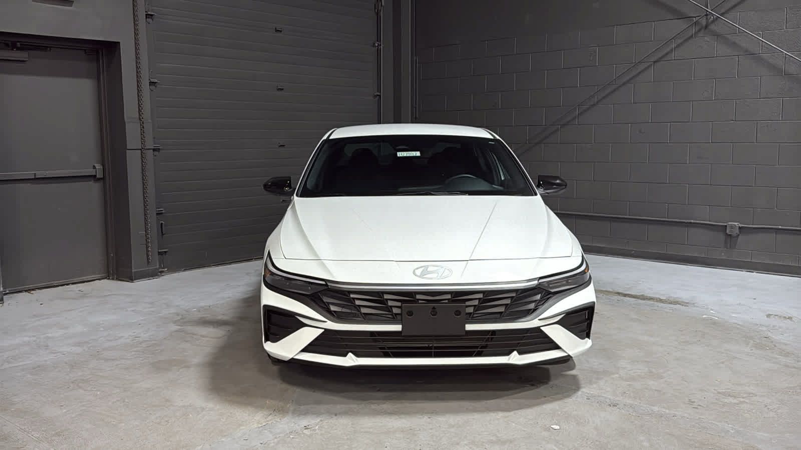 Used 2025 Hyundai Elantra Sport FWD image 2
