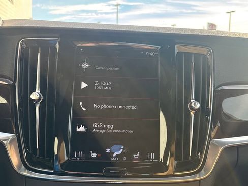 Used 2017 Volvo S90 T6 Momentum w/ Vision Package image 12