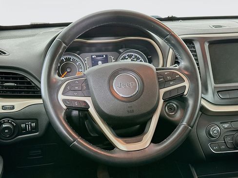 Used 2015 Jeep Cherokee Latitude FWD image 17