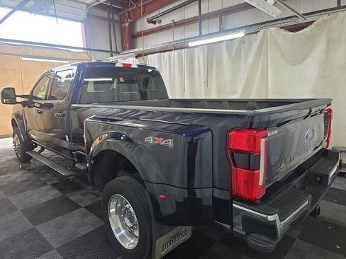 Used 2025 Ford F450 Lariat w/ Lariat Ultimate Package AWD/4WD image 3
