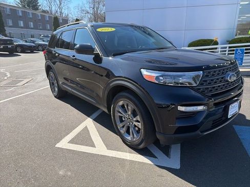 Used 2023 Ford Explorer XLT w/ Equipment Group 202A AWD/4WD image 1