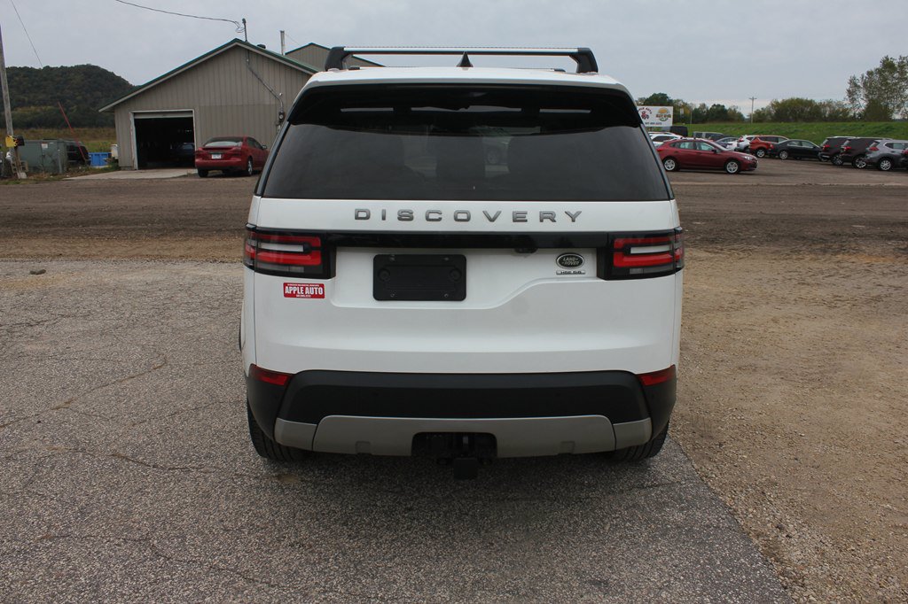 Used 2017 Land Rover Discovery HSE AWD/4WD image 6