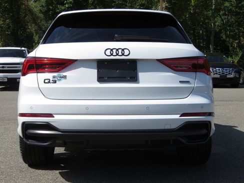 Used 2022 Audi Q3 2.0T Premium w/ Black Optic Sport Package image 7