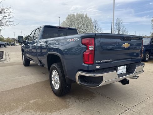 Used 2024 Chevrolet Silverado 3500 LTZ w/ LTZ Premium Package image 8