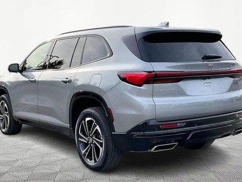 Used 2025 Buick Enclave Sport Touring image 4