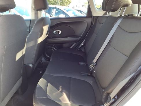 Used 2018 Kia Soul image 11