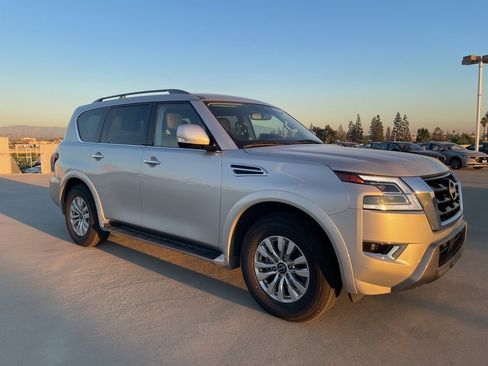 Used 2023 Nissan Armada SV image 1