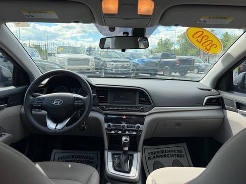 Used 2020 Hyundai Elantra SE w/ Cargo Package (C1) FWD image 21