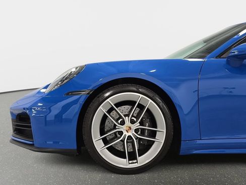 Certified 2025 Porsche 911 Carrera RWD image 10