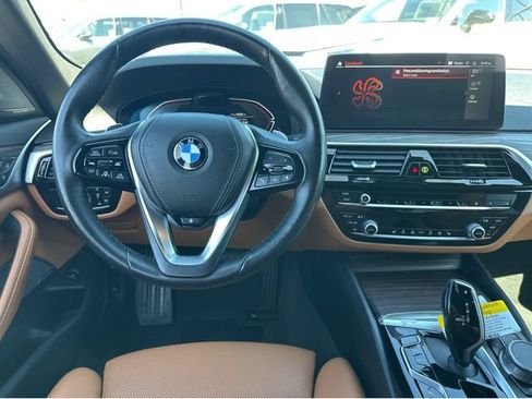 Used 2021 BMW 540i w/ Premium Package RWD image 14