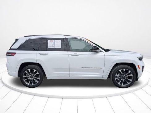 Used 2022 Jeep Grand Cherokee Overland AWD/4WD image 3