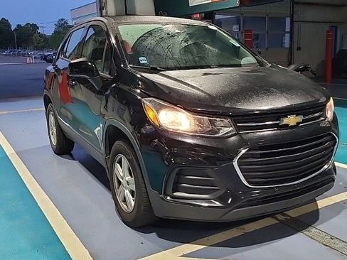 Used 2018 Chevrolet Trax LS w/ LPO, Protection Package AWD/4WD image 5