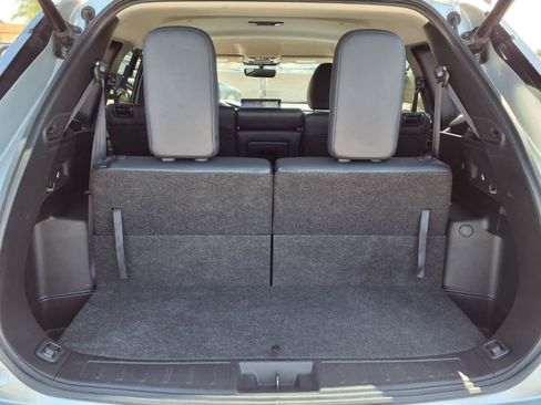 Used 2025 Mitsubishi Outlander AWD image 8
