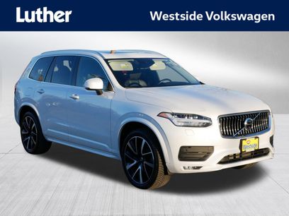 Used 2022 Volvo XC90 T6 Momentum w/ Advanced Package