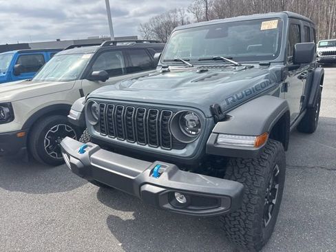 Used 2025 Jeep Wrangler Unlimited Rubicon 4xe image 4