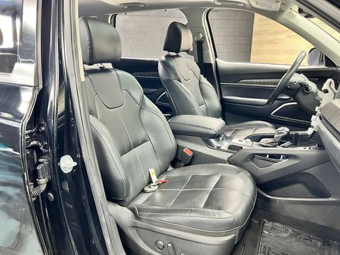 Used 2023 Kia Telluride EX w/ EX Captain's Chair Package AWD/4WD image 7