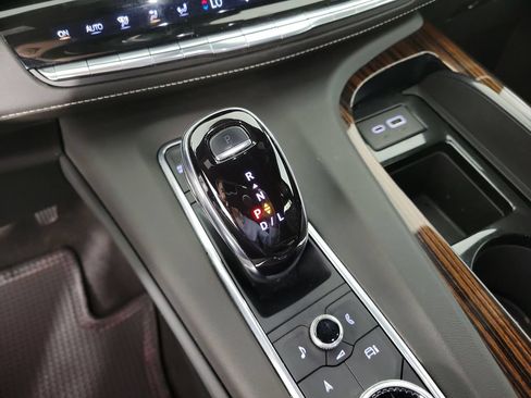 Used 2022 Cadillac Escalade Luxury RWD image 28