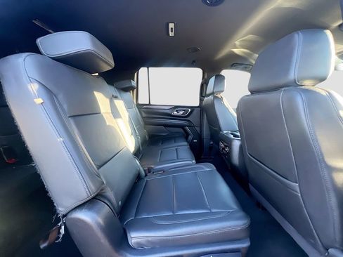 Used 2024 Chevrolet Suburban LT AWD/4WD image 37