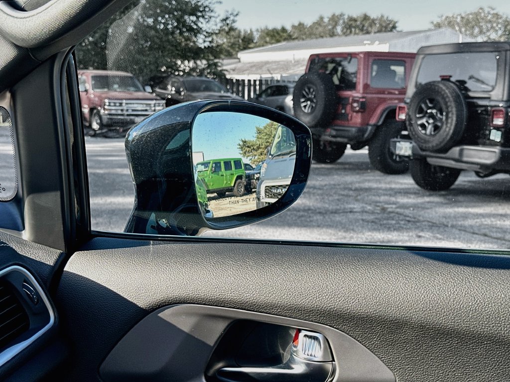 New 2027 Chrysler Pacifica Select FWD image 22
