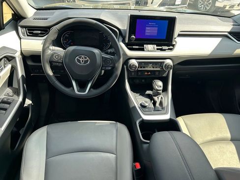 Used 2023 Toyota RAV4 XLE Premium image 18