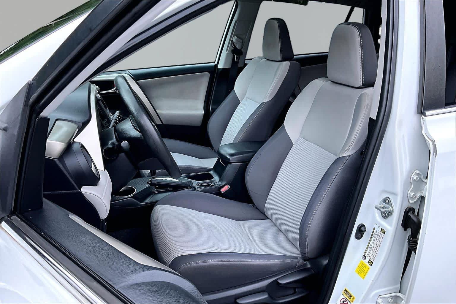 Used 2014 Toyota RAV4 XLE FWD image 8
