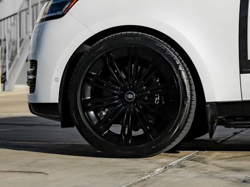 Used 2023 Land Rover Range Rover Long Wheelbase Autobiography image 94