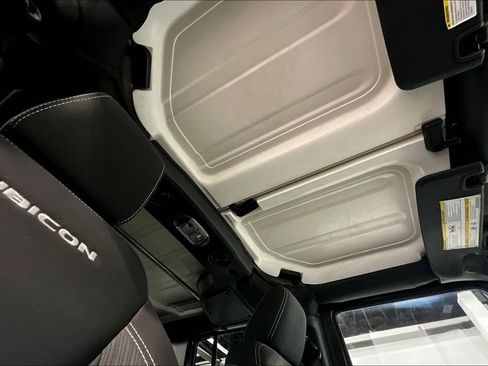 Used 2016 Jeep Wrangler Unlimited Rubicon w/ Connectivity Group image 20