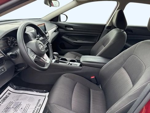 Used 2024 Nissan Altima 2.5 SV image 12