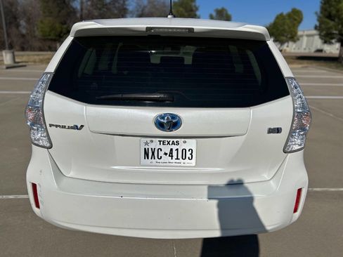 Used 2013 Toyota Prius V Two image 7
