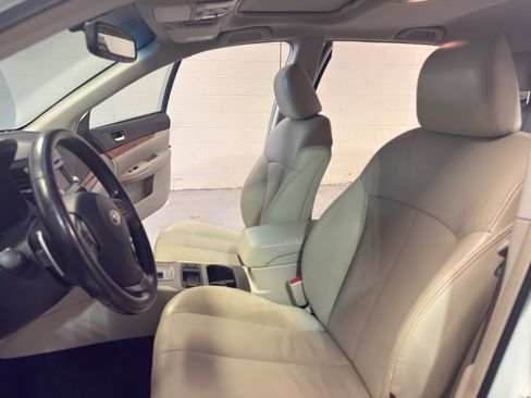 Used 2012 Subaru Outback 2.5i Limited w/ Moonroof Pkg image 14