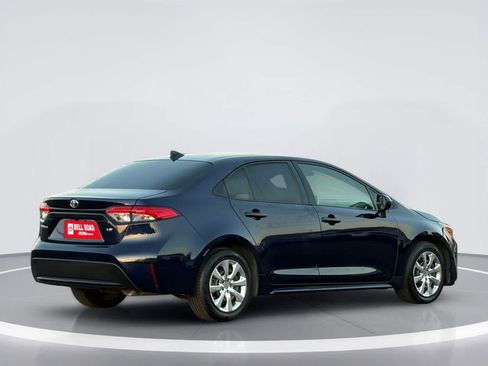 Used 2021 Toyota Corolla LE w/ Carpet Mat Package (TMS) FWD image 3