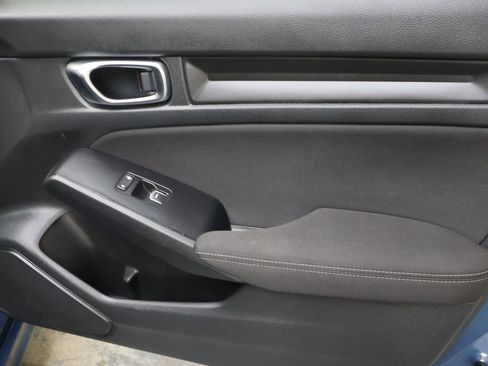 Used 2025 Honda Civic Sport image 12