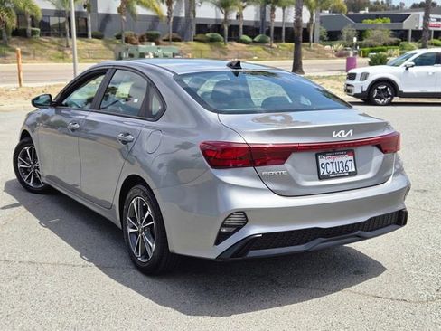 Used 2022 Kia Forte LXS FWD image 11