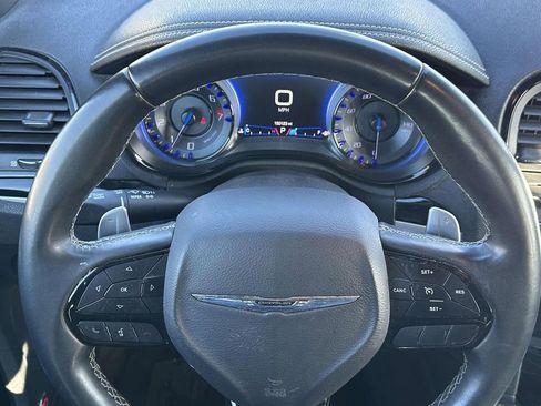Used 2017 Chrysler 300 S image 22
