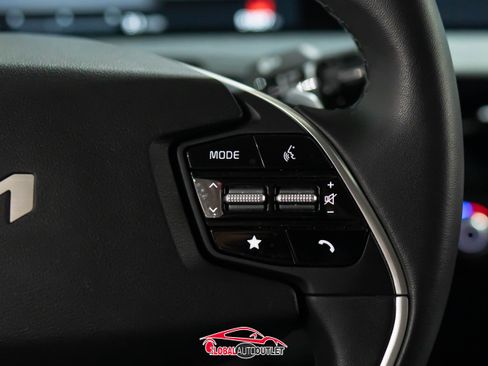 Used 2022 Kia EV6 Wind image 25