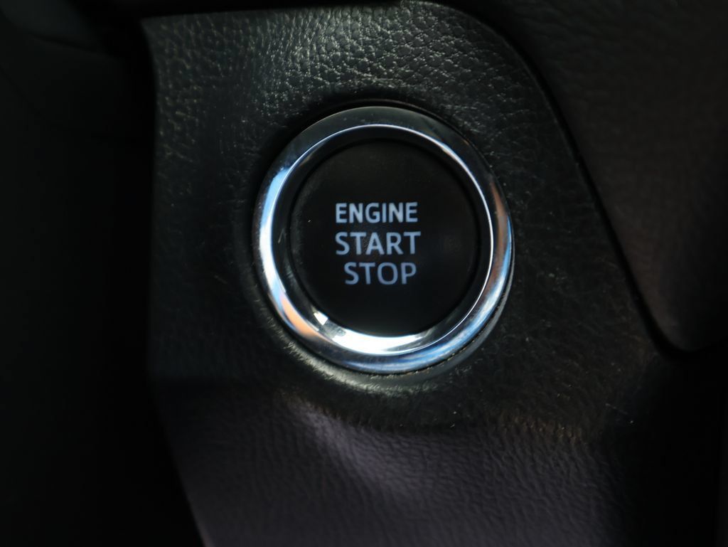 Used 2020 Toyota RAV4 XLE Premium FWD image 39