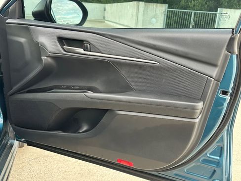 Used 2025 Toyota Camry SE w/ Multimedia Upgrade Package FWD image 8