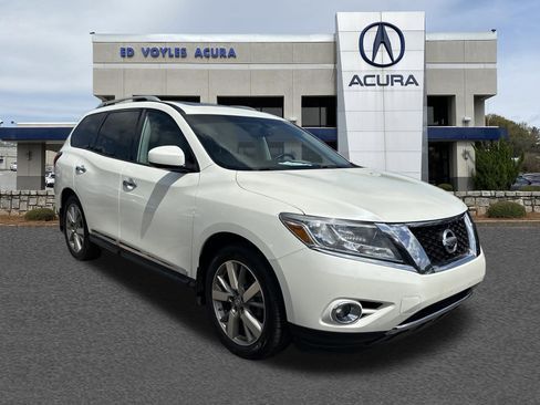 Used 2016 Nissan Pathfinder Platinum AWD/4WD image 3