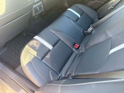 Used 2025 Toyota Camry SE image 13