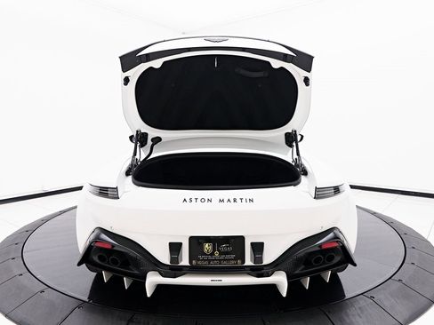 Used 2023 Aston Martin V8 Vantage Roadster image 27