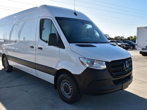 Used 2023 Mercedes-Benz Sprinter 2500 image 1