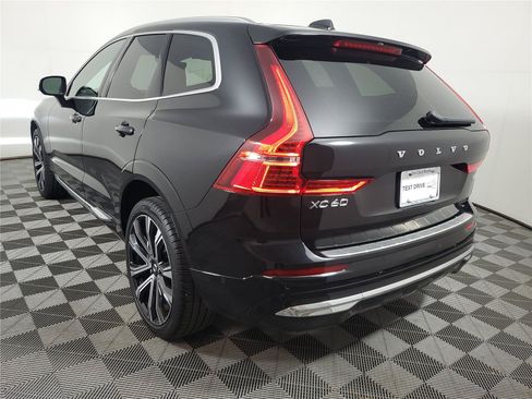 Certified 2023 Volvo XC60 B5 Ultimate w/ Climate Package FWD image 4