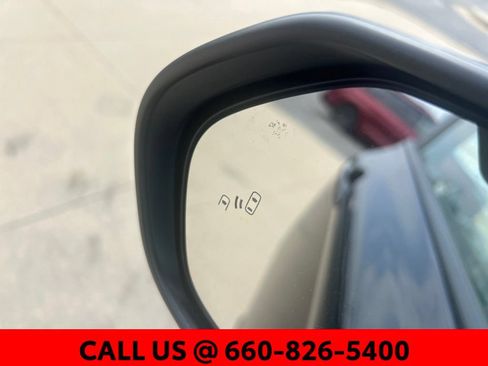 Used 2025 Toyota Camry SE FWD image 13