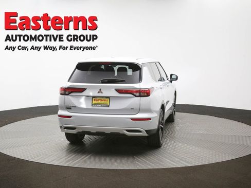 Used 2024 Mitsubishi Outlander SE image 38