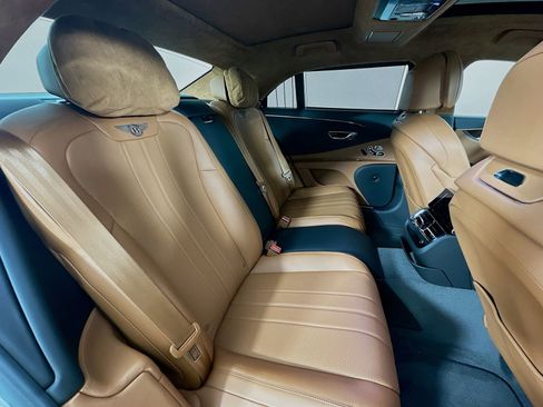 Used 2022 Bentley Flying Spur V8 AWD/4WD image 37