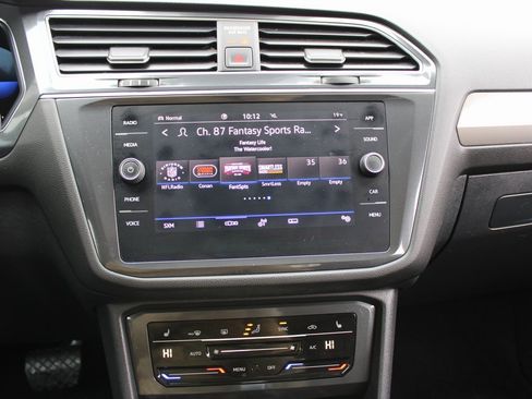 Certified 2022 Volkswagen Tiguan SE w/ Panoramic Sunroof Package image 15