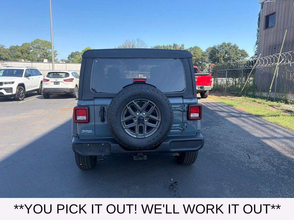 Used 2025 Jeep Wrangler Sport AWD/4WD image 5
