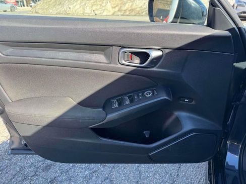 Used 2025 Honda Civic Sport image 16